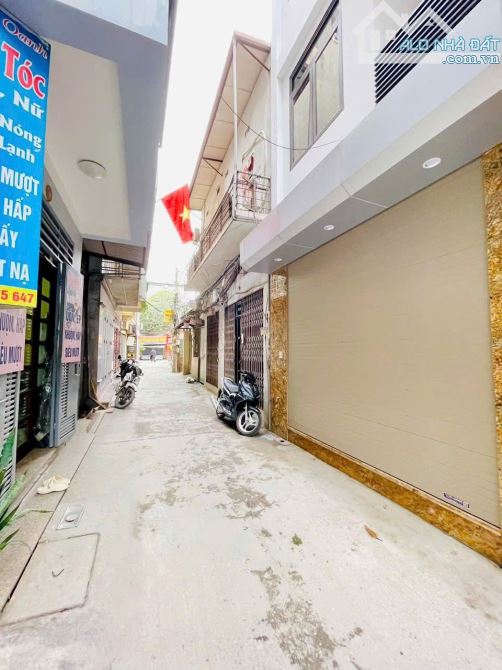 Nhà Đẹp 10m ra phố , Trước nhà ô tô tránh tại Hoàng Mai - 1