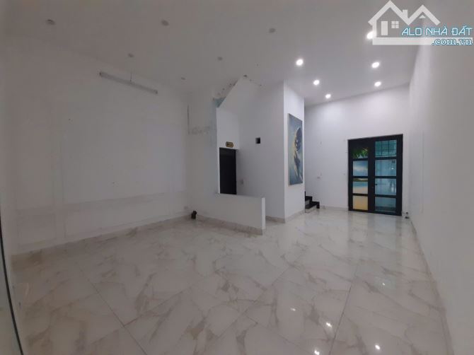 Cho thuê nhà liền kề khu Vincom Lê Thánh Tông, dt 77m2, ngang 5m, nhà 4 tầng thang máy - 1