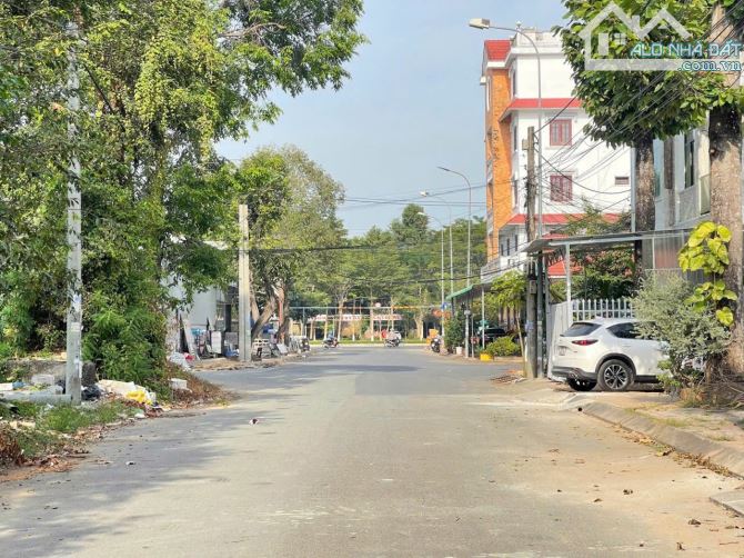 Nền khu Nông Thổ Sản đường Trần Văn Sắc lộ nhựa 19m