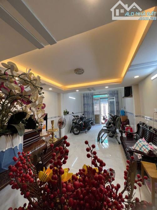 BÁN NHÀ 5 TẦNG ĐẸP, XÁCH VALI VÀO Ở NGAY - HẺM  XE HƠI 5M- KHU VIP NHÀ GA T3  -- GIÁ 8.6TỶ - 1