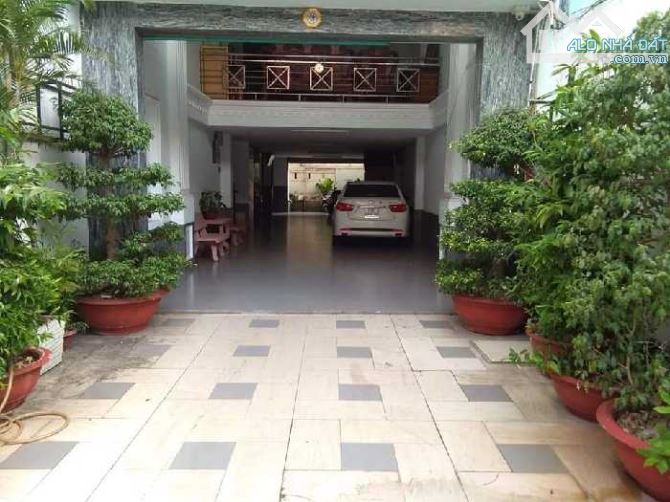 KHÁCH SẠN 6 TẦNG HXH - THỐNG NHẤT - NỞ HẬU - CHỦ NGỢP CẦN RA ĐI - 280M2 - GIÁ 2X.Y TỶ - 1