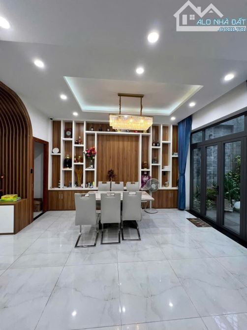 BÁN NHÀ HẺM Ô TÔ TRƯƠNG CÔNG ĐỊNH ( DT: 107M2) + 1TR3L + NỘI THẤT XỊN + GIÁ 9 TỶ 8 - 1