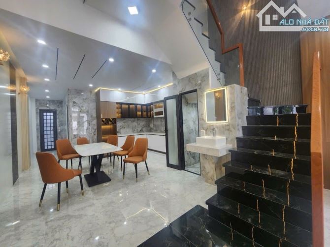 BÁN NHÀ 3 TẦNG - 3 MÊ - 81M2 - NGAY BẾN XE TRUNG TÂM - CHỈ HƠN 4 TỶ - 1