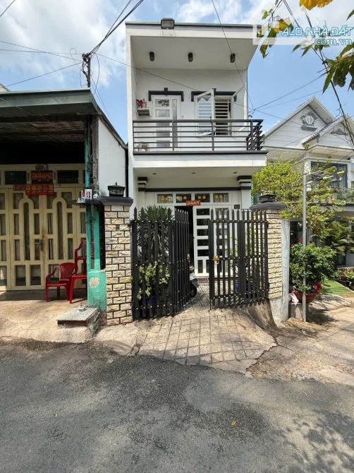Bán Nhà 1 trệt 1 lầu đường xe ô tô, Cách Chợ Lái Thiêu đúng 200m - 1