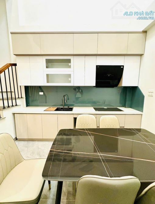 Bán nhà Thạch Bàn, Long Biên 50m2, 6 tầng, thang máy, ô tô vào nhà, ngõ thông, 10.2 tỷ - 1