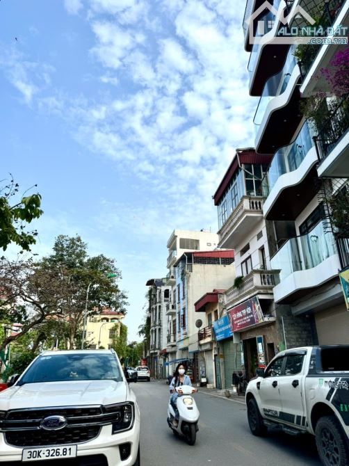 Phố Nguyễn Văn Cừ, Vỉa hè kinh doanh 3 oto tránh, 120m2 mt 5m giá đầu tư - 1