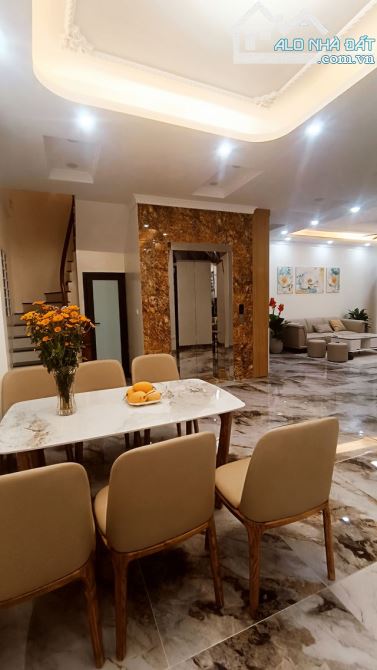 Siêu Phẩm Nhà Đẹp Ngọc Lâm Long Biên 59m2 Cần Bán ngay 12,5tỷ Mặt Tiền Đẹp Vị Trí Đỉnh - 1