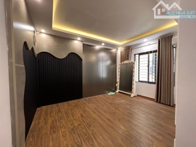 tòa chdv tu hoàng mới 55m2 x 7 tầng  - ô tô vào nhà - thang máy - 15 phòng full đồ kk - 1
