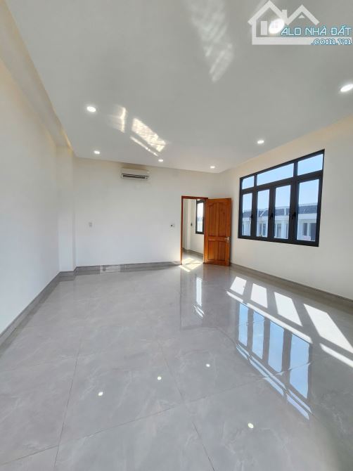 5Tỷ7__Nhà Phố Hoàn Công__góc 2 mặt tiền__đúc 3 tấm__KDC đồng bộ gần đường Liên Huyện 200m - 13
