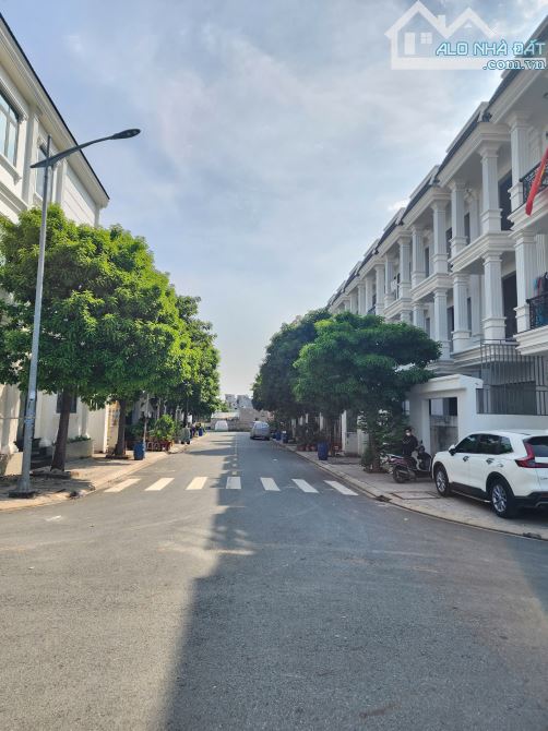 5Tỷ7__Nhà Phố Hoàn Công__góc 2 mặt tiền__đúc 3 tấm__KDC đồng bộ gần đường Liên Huyện 200m - 14