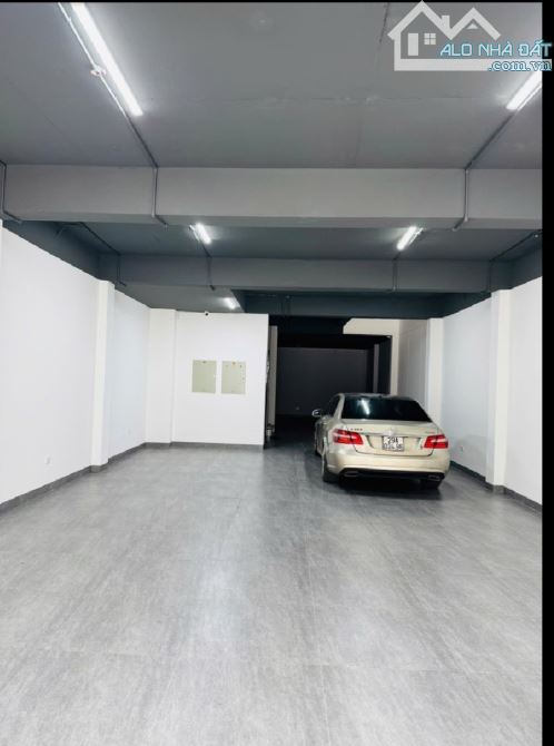 50 tỷ/180 M2/ 6 Tầng/7 Mt/ Kẻ tạnh. LONG BIÊN - 15
