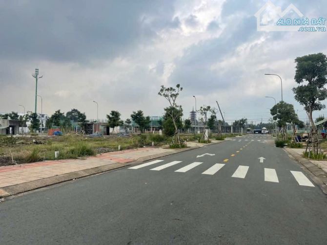 KDT STC LONG THÀNH, TP SÂN BAY TRONG TƯƠNG LAI . DT : 120M2 CHỦ THU VỀ 2 TY 8 - 2