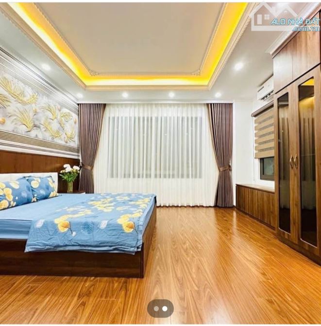 SIÊU RẺ - CHỈ 5,5 TỶ - 50M - NHÀ DÂN XÂY VIỆT HƯNG- FULL ĐỒ - GẦN Ô TÔ, TIỆN ÍCH  Vị trí v - 2