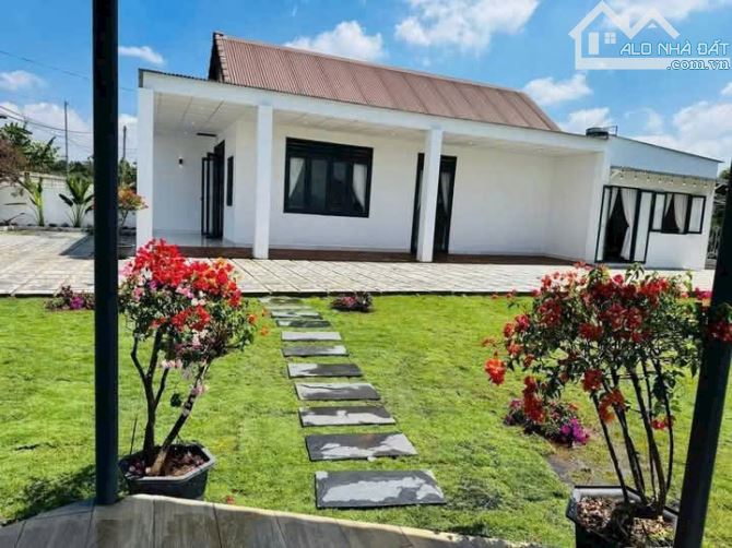 Bán nhà vườn tuyệt đẹp ngay TP. Bảo Lộc. Sẵn thổ cư, đường xe hơi thoải mái - 2