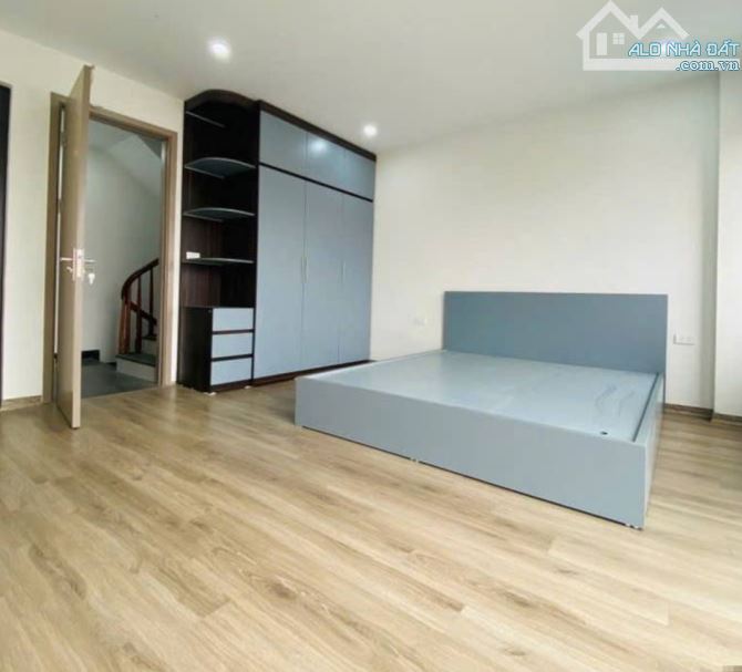 NHÀ MỚI 6 TẦNG - CỔ LINH - LONG BIÊN - DT 38m2  NHỈNH 6 TỶ - NỞ HẬU – OTO  VÀO NHÀ  – FULL - 2
