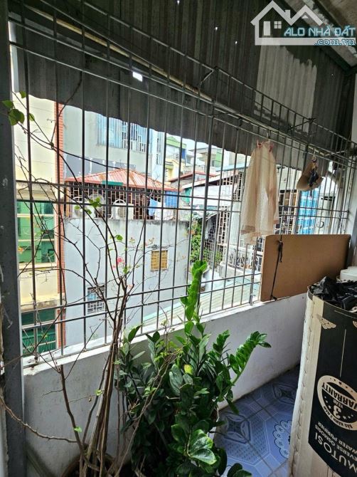 Giảm chào cực sâu 300tr cần bán gấp nhà Tôn Đức Thắng - Đống Đa 22m2 4 tầng chỉ 4.2 tỷ - 2