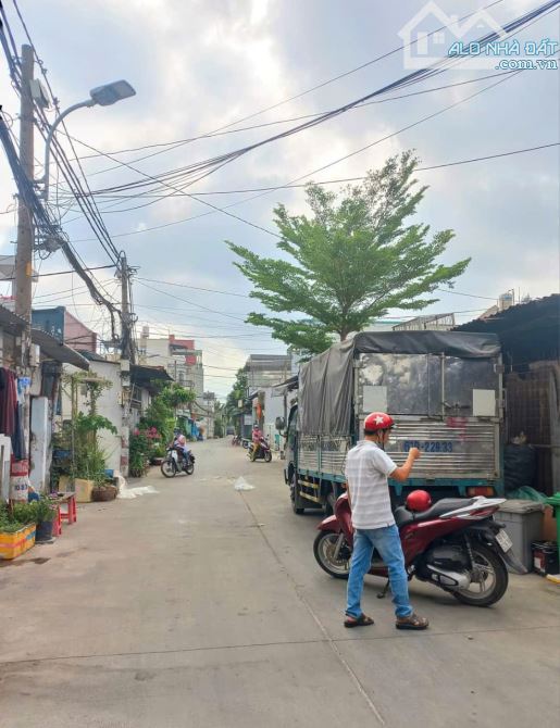 Cần bán gấp nhà HXH Thới An 32, P. Thới An, DT 4x25m, nhà cấp 4 giá 5 tỷ BL - 2