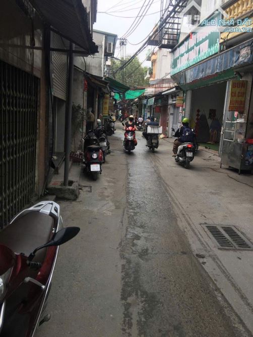 Bán Nhà Phố Đinh Công Thượng, Hoàng Mai 61m2 x C4  x MT 4m - 8,2 Tỷ . - 2