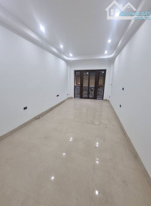 Bán NR Đường Láng, 15,8 tỷ, 39m2, 5PN, 6WC, 7T, mặt tiền 3,8m - 2