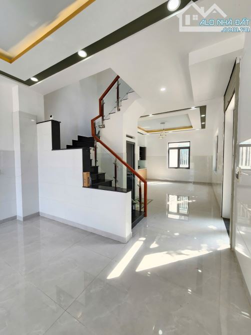 5Tỷ7__Nhà Phố Hoàn Công__góc 2 mặt tiền__đúc 3 tấm__KDC đồng bộ gần đường Liên Huyện 200m - 2