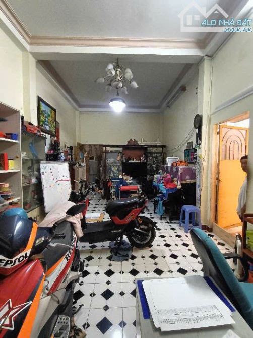 NHÀ RỘNG BÌNH THẠNH - 83M2 -  NGANG 6,7M - 1TRỆT/1LẦU  -  HẺM BA GÁC - GẦN BẠCH ĐẰNG - 2