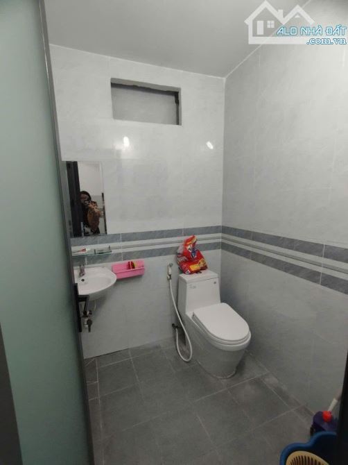 CHỐT LỜI ! NHÀ MTKD SUNG NGUYỄN VĂN LUÔNG P10 Q6 (4,2X15) 3 TẦNG, 3PN, 2WC. GIÁ CHỈ 12 TỶ - 2