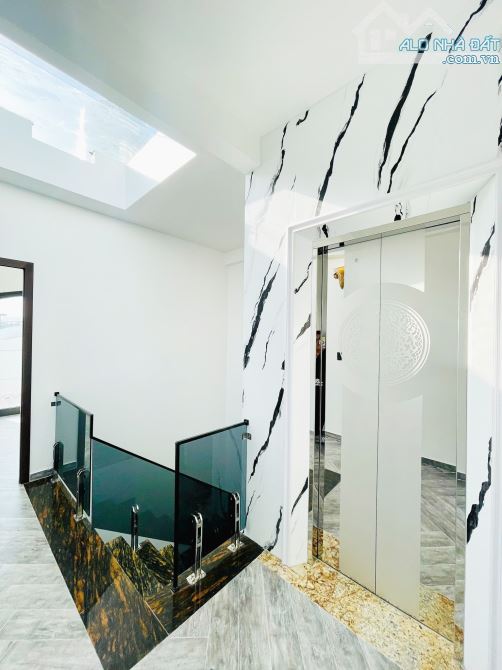 Bán nhà xây mới khu phân lô Thư Trung 2 gần đường 30m Văn Cao. DT 60m2 x 5T Thang Máy - 2