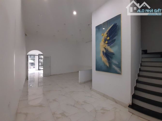 Cho thuê nhà liền kề khu Vincom Lê Thánh Tông, dt 77m2, ngang 5m, nhà 4 tầng thang máy - 2