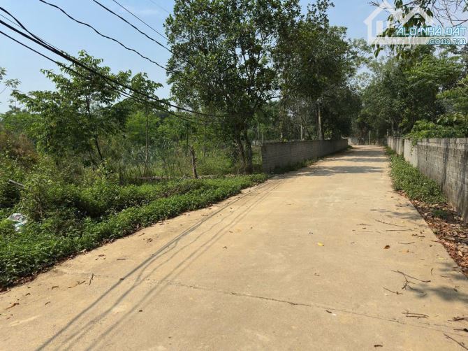Đất chủ cần bán vuông vắn, mặt tiền dài 26m cách ĐHQG chỉ 2km giá đầu tư xung quanh - 2