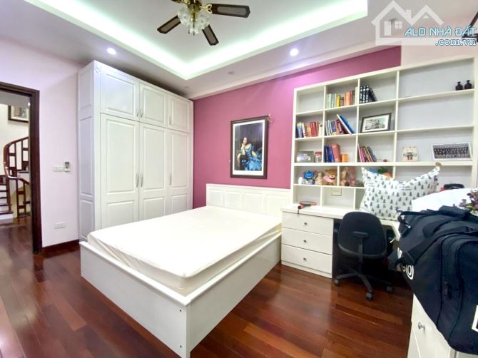 Phân lô hiếm Giảng Võ, vỉa hè, ô tô tránh đỗ, 3 thoáng, 5T thông sàn, mặt tiền vip, 90m2 - 2