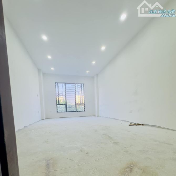 BÁN NHÀ MỚI KOOG NGÕ 2 HOÀNG LIỆT, Ô TÔ ĐỖ CỬA, 5 TẦNG, 2 THOÁNG, 37M, 6.3 TỶ - 2