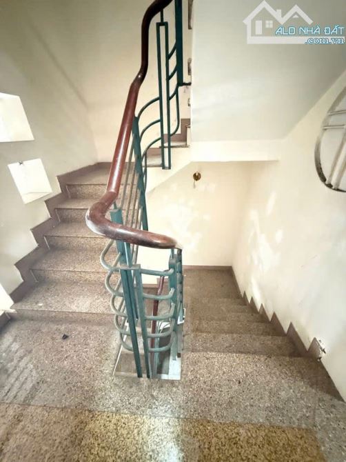 Gấp, rất gâp !!! bán nhà đường vào nhà ga T1,2, 4 tầng, 6x12 chưa đến 14 tỷ - 2