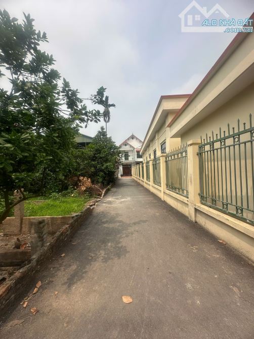 Bán đất Trung Châu, 60m, khổ vuông , ngõ thông, ô tô 7 chỗ, vị trí cực đỉnh nhỉnh 3 tỷ - 2