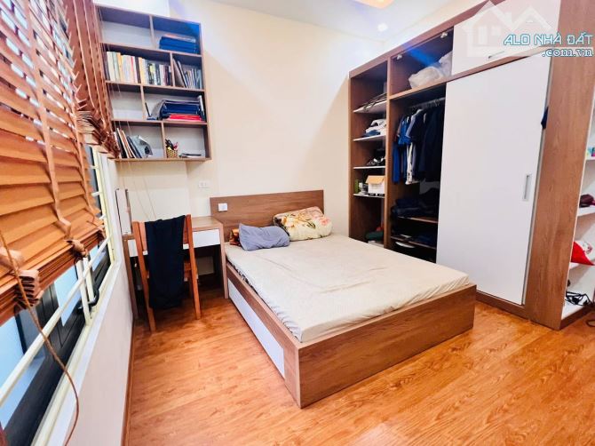 NHÀ ĐẸP NGUYỄN KHANG - 50M RA MẶT PHỐ - NGÕ THẲNG TẮP - NHÀ DÂN XÂY CHẮC CHẮN - TRƯỚC NHÀ - 2