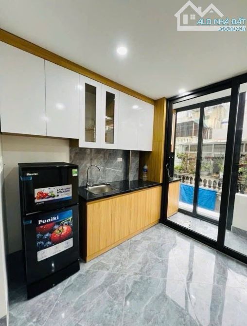 Bán gấp nhà CCMN phố Tân Mai. *DT 55m. *7tầng. 10phòng. Doanh thu *700tr/năm. *Giá 13.5tỷ. - 2
