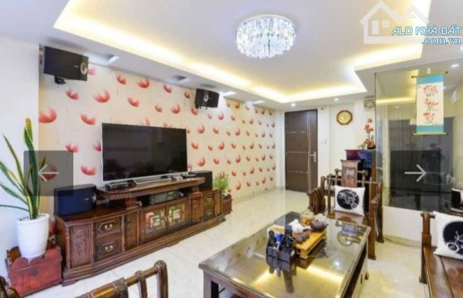 Bán Nhà Đẹp Khu Bàu Cát P10 Tân Bình 4X20 5 Lầu 4P Chỉ 10.6 Tỷ - 2