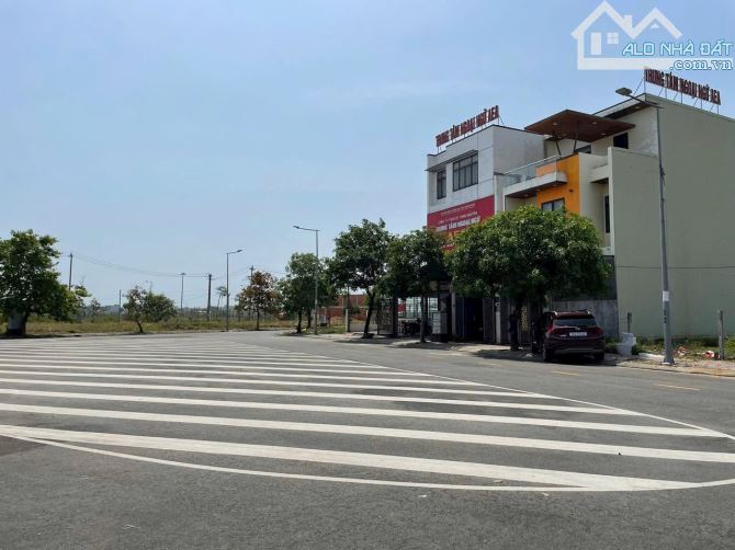 Bán đất đối diện quảng trường và trường THCS, đất sạch sổ đỏ 100%, giá CĐT An Điền Phát - 2