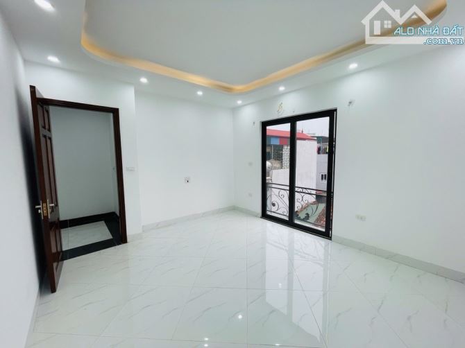YÊN BỆ - LÔ GÓC - Ở NGAY - Ô TÔ GẦN, KD, 55mx4T, MT6m, 5 tỷ. - 2