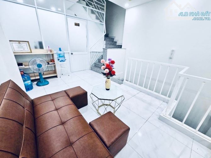 Mặt tiền Phạm Văn Đồng P.3 GV - 4 tầng 42m2 ngang 5,4m - Nhỉnh 11 tỷ - 2