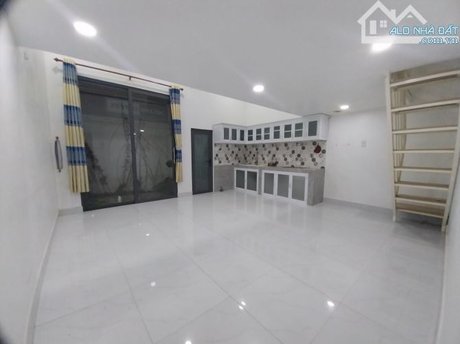 Nhà 1.5 tầng mặt tiền Kinh Doanh đường Đông Hưng Thuận 11, dt 128m2 (5x26),Giá 10.5Tỷ - 2