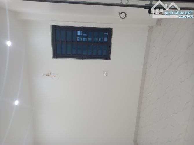 Nhà 3 tầng mới đẹp sân cổng ô tô View hồ - 3