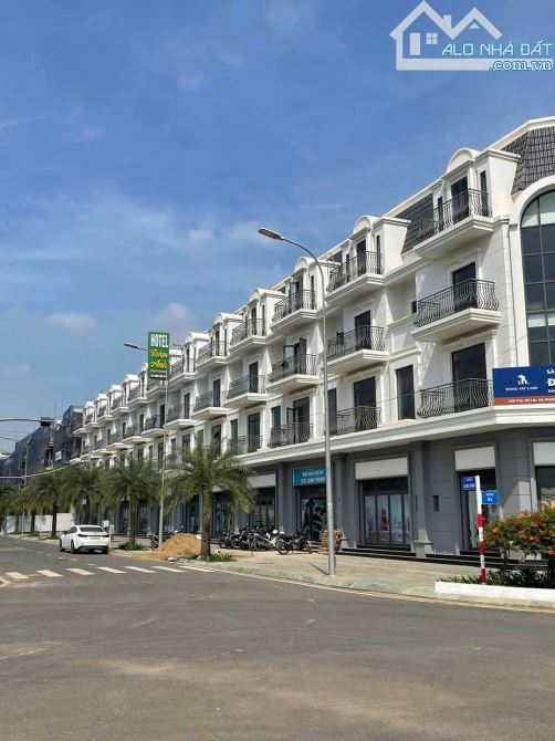 KDT STC LONG THÀNH, TP SÂN BAY TRONG TƯƠNG LAI . DT : 120M2 CHỦ THU VỀ 2 TY 8 - 3