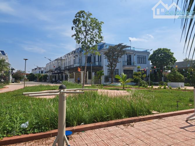 NHÀ VIEW SÔNG- 75m2- 2 Tầng- 2.5 tỷ- Sổ hồng riêng- Hoàn công - 10