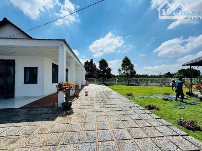 Bán nhà vườn tuyệt đẹp ngay TP. Bảo Lộc. Sẵn thổ cư, đường xe hơi thoải mái - 3