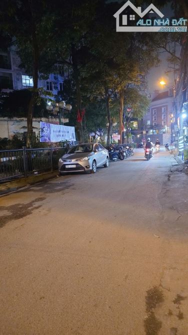 Nguyễn Khánh Toàn - siêu hiếm Tòa nhà 8 tầng mặt tiền 25m vỉa hè rộng - 3