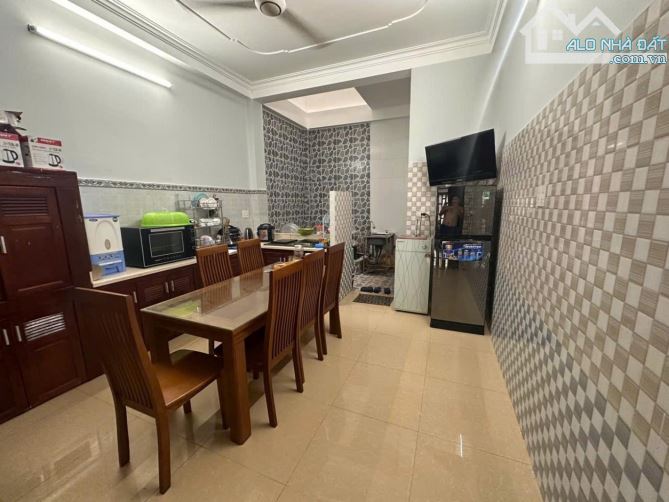 MTKD ngay Vườn Lài. Nhà 5 tầng. 68m2. 300m2 sàn. 5PN. 7 tỷ - 3