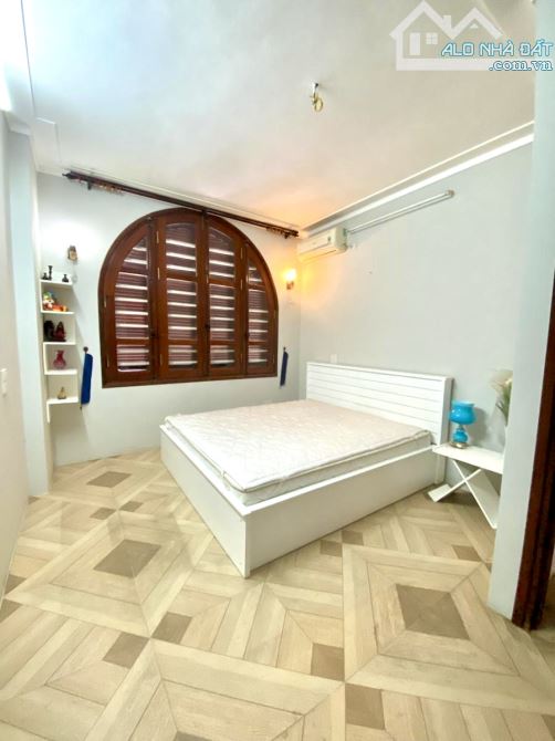 Phân lô hiếm Giảng Võ, vỉa hè, ô tô tránh đỗ, 3 thoáng, 5T thông sàn, mặt tiền vip, 90m2 - 3