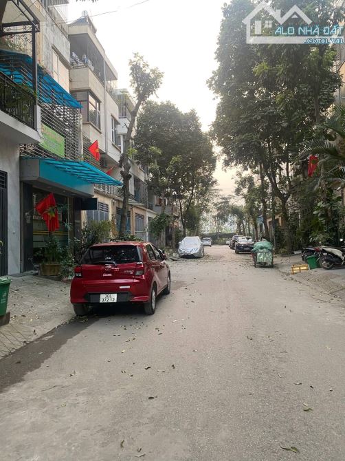 15.8 tỷ. Liền Kề KĐT Văn Phú, Hà Đông 80m2 x 4T x mt 4.5M Vị Trí Vip Phân Lô Vỉa Hè, 3 Ô T - 1