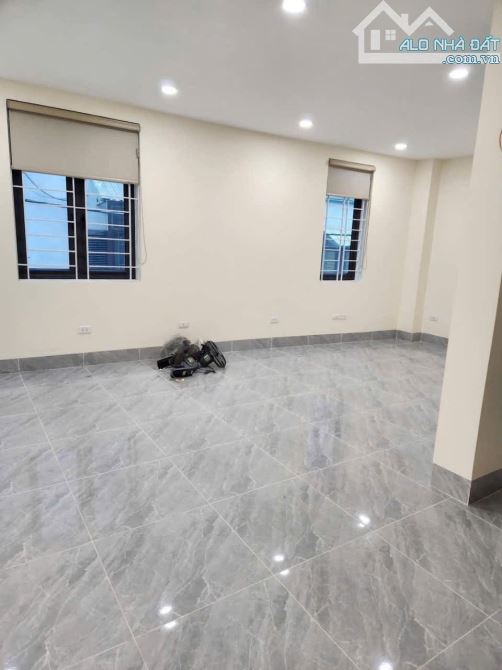 BÁN NHÀ RIÊNG 5 TẦNG TẠI BÁT KHỐI - LONG BIÊN 42M2, 5 TẦNG GẦN AEONMALL, SỔ ĐỎ CHÍNH CHỦ - 3