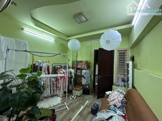 Nhà mặt tiền 12m, P. Tân Kiểng. 70m2 - Ngang to - 7 phòng - Dòng tiền khủng - Chỉ hơn 10ty - 3